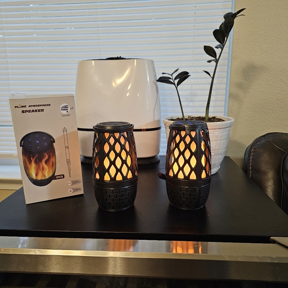 Outdoor Bluetooth Speakers with LED lights, brand new - Picture 4 of 5